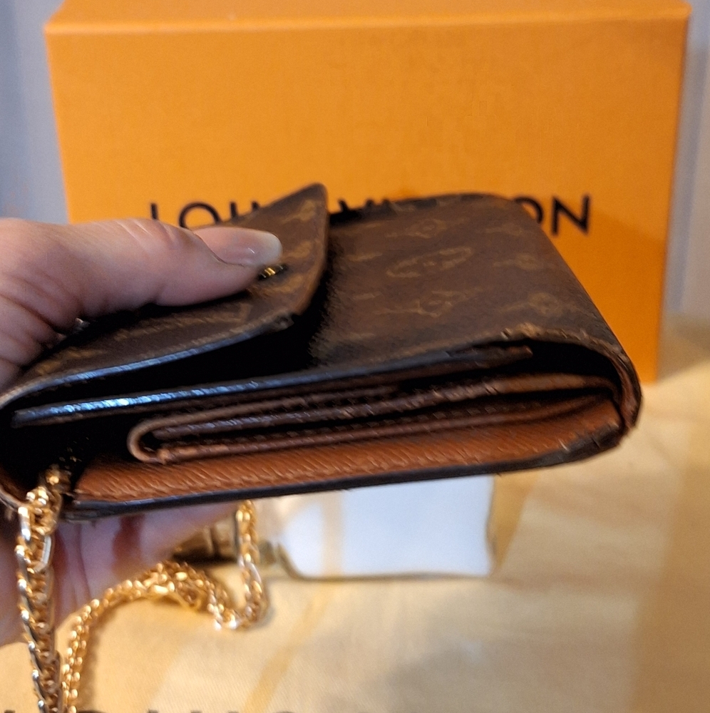 Louis Vuitton Vintage Monogram Wallet - Picture 4 of 13